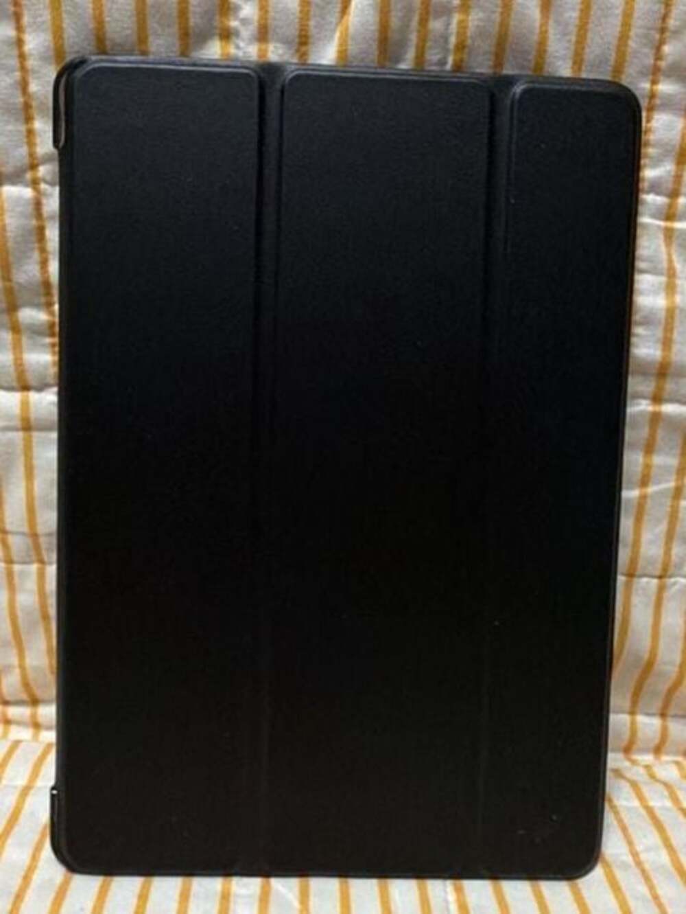 ESR Trifold Case for iPad 10.2 2019 Black, new in package, never used